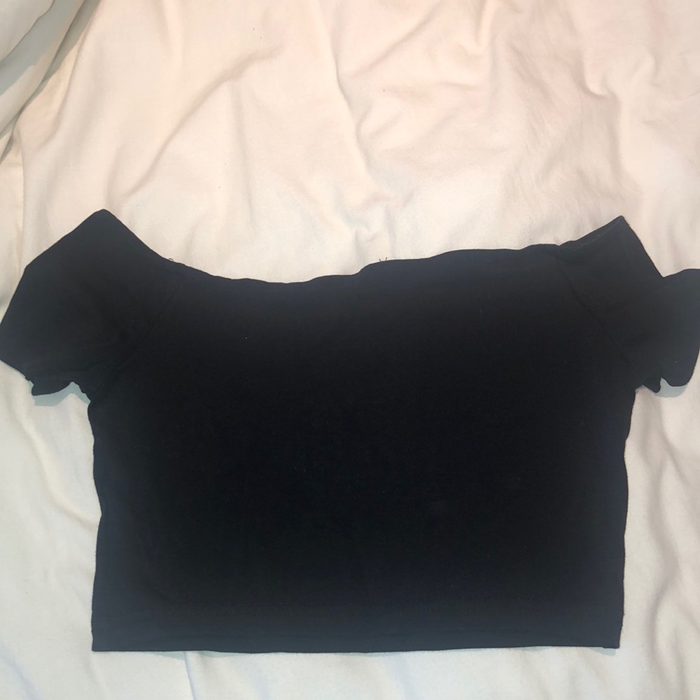 Crop black top